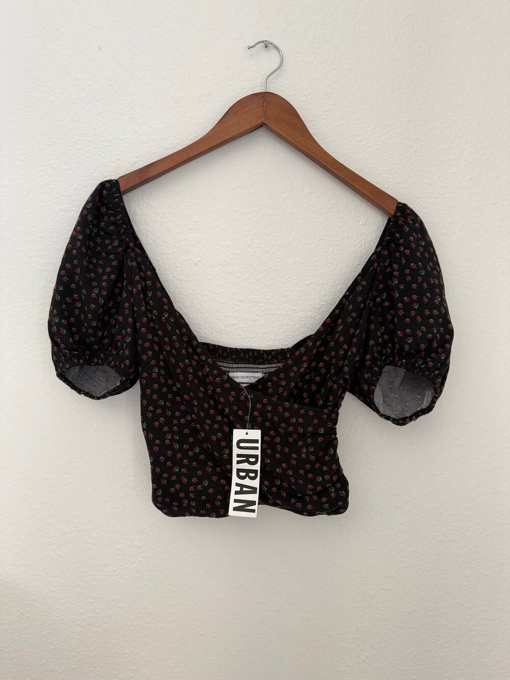 UO NWT Beth Floral Ruched Puff Sleeve Crop Top Size XS